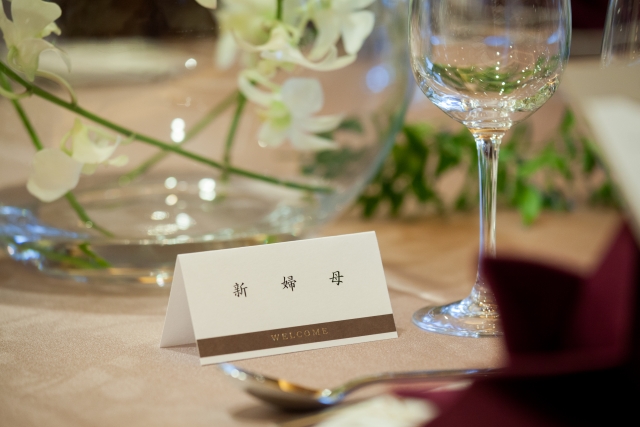 少人数結婚式に席次表は必要？なしの判断基準と席配置のマナー