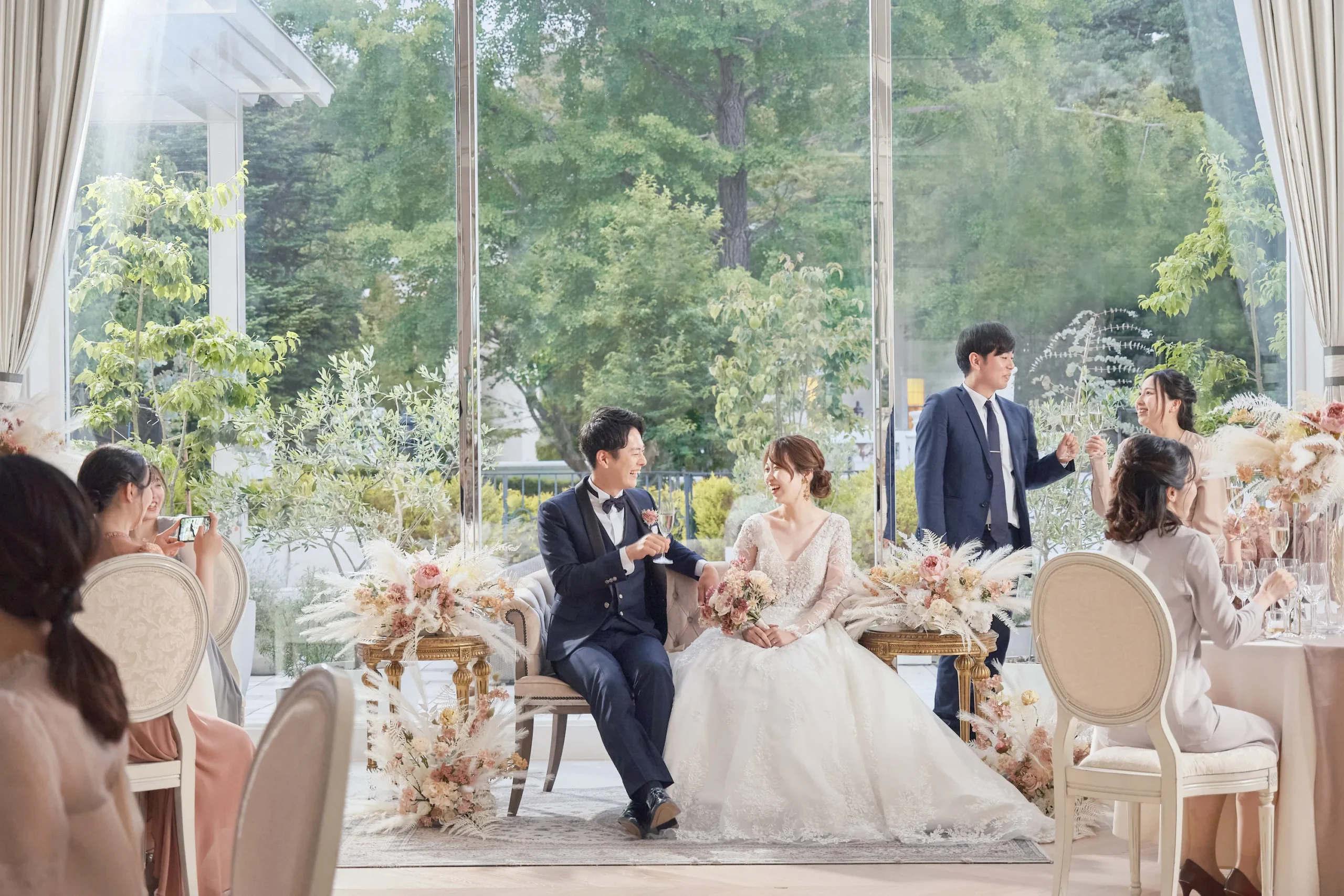 家族婚の食事会は何をする？盛り上がる進行例と準備のポイント