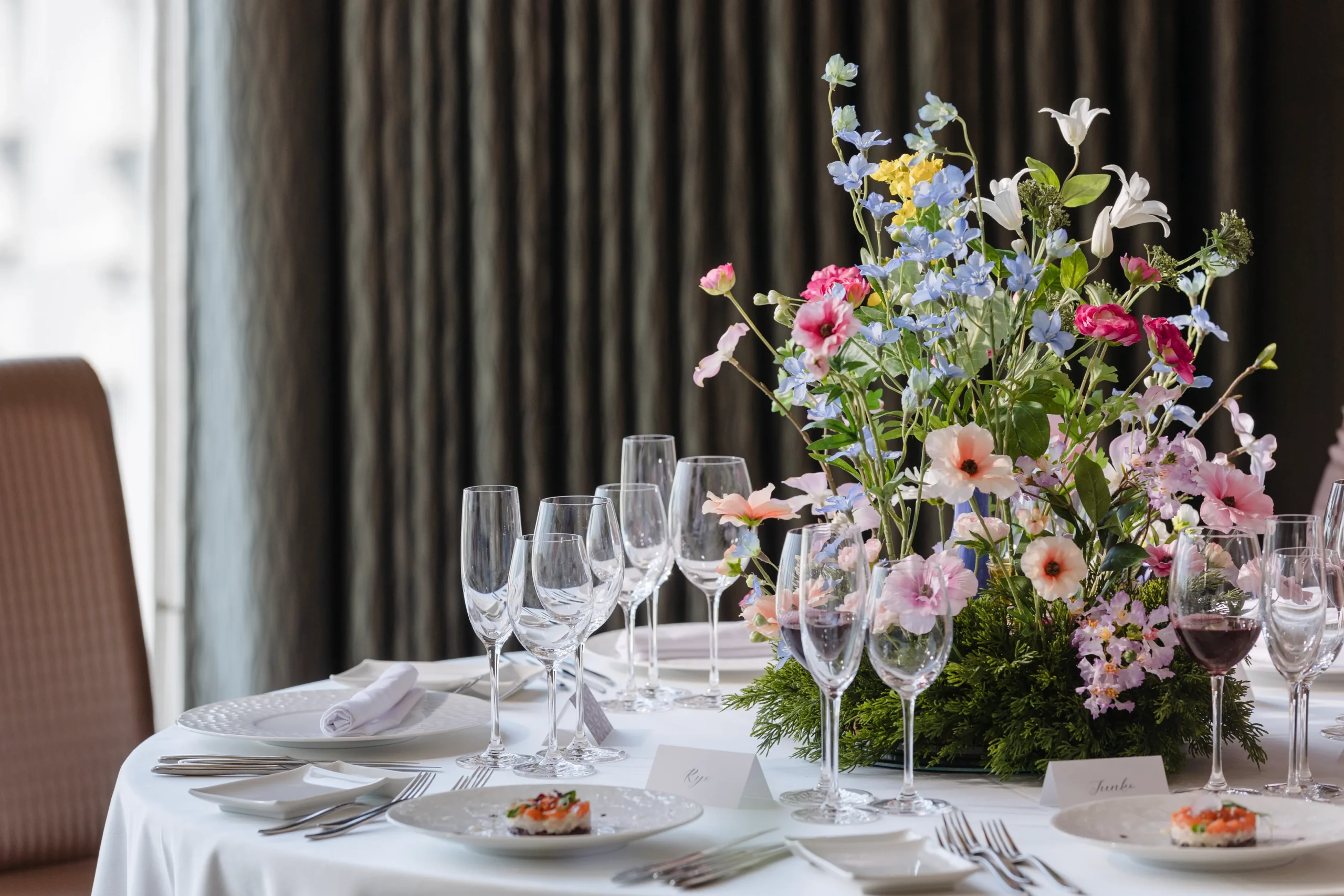 家族のみの結婚式食事会｜挙式からの移動と会話が弾む進行のコツ