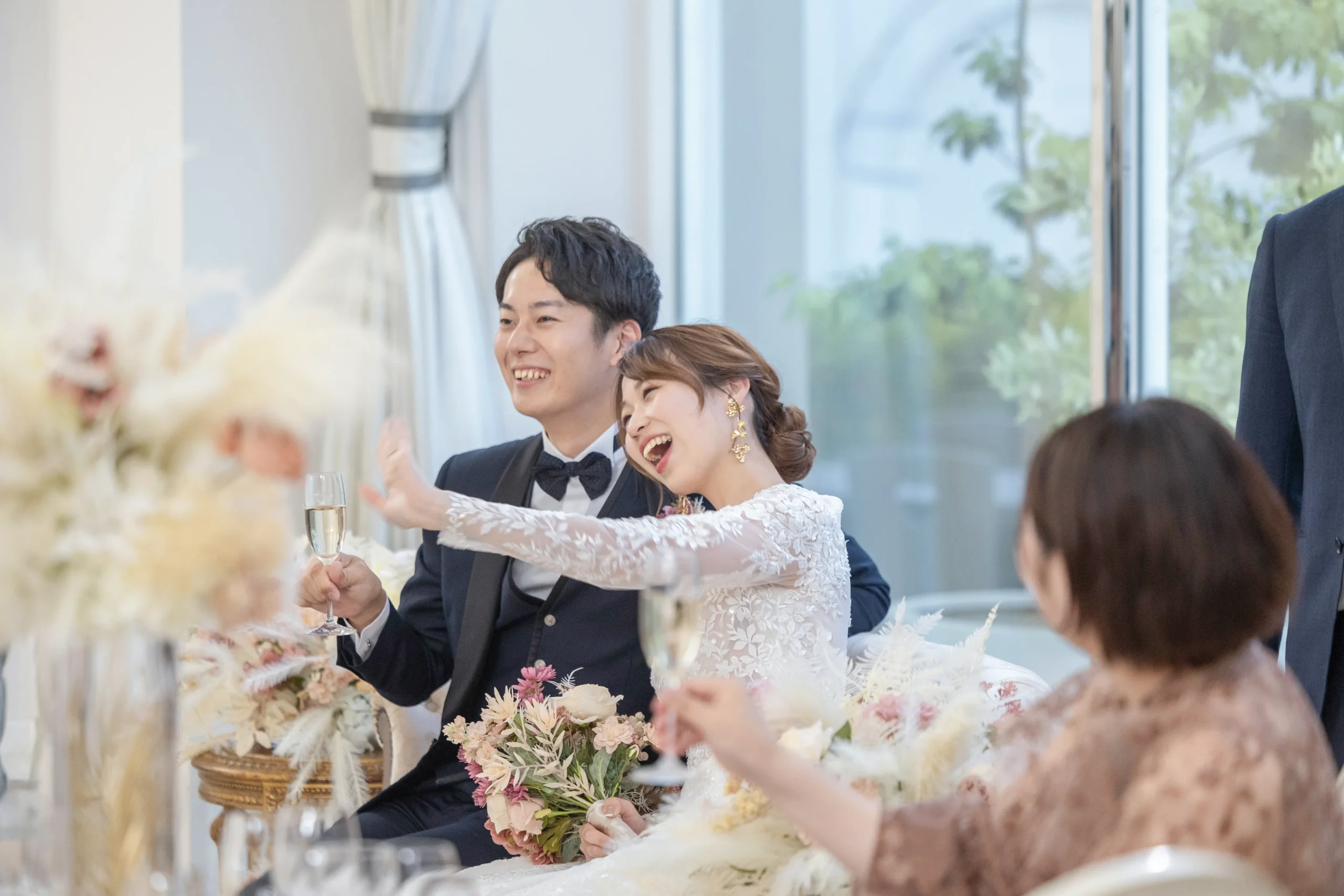 挙式は家族、披露宴は友達と！二部制結婚式のメリットと理想の進行