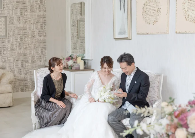 フォト婚で一生ものの家族写真を！おしゃれなポーズ案と衣装の揃え方