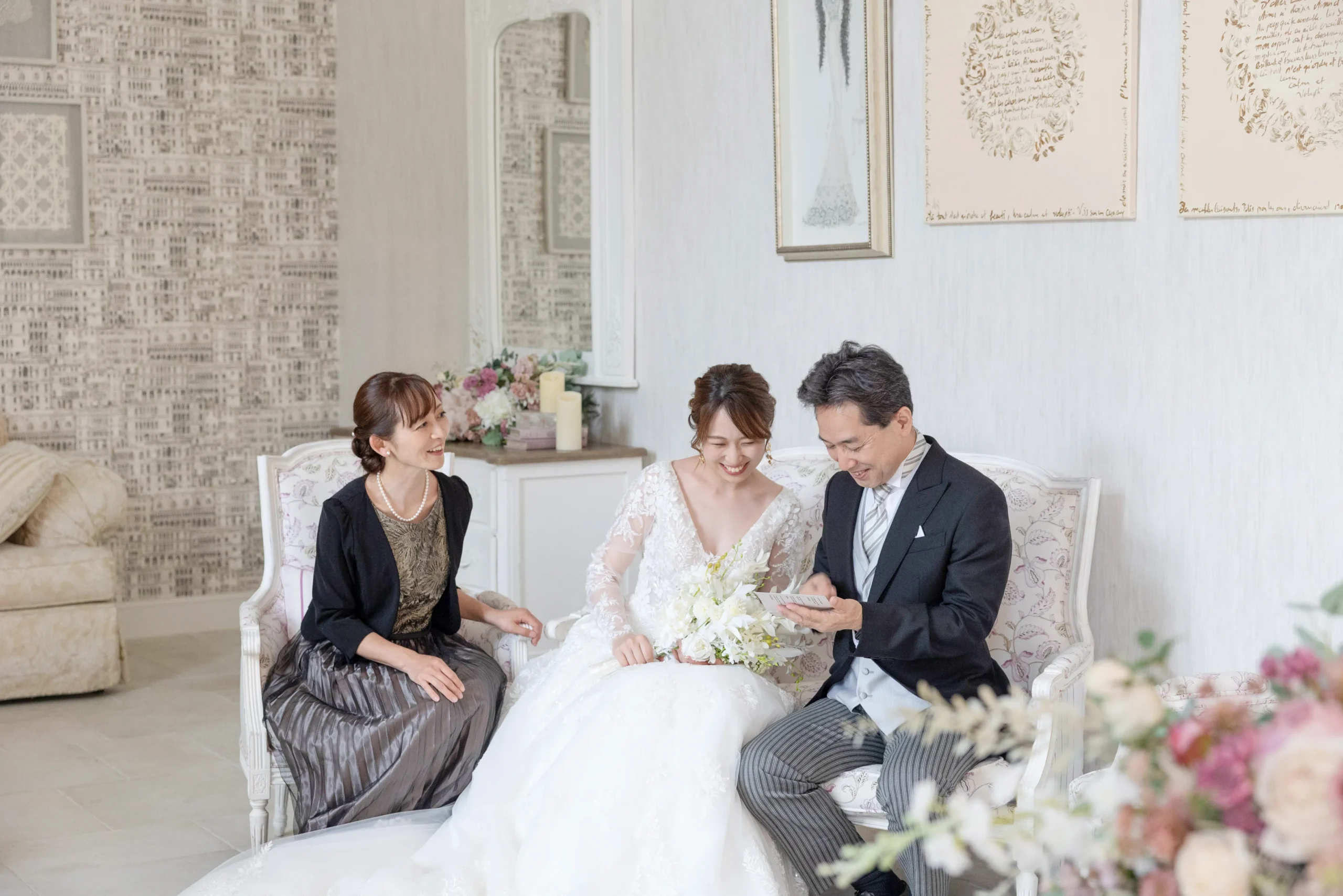 フォト婚で一生ものの家族写真を！おしゃれなポーズ案と衣装の揃え方