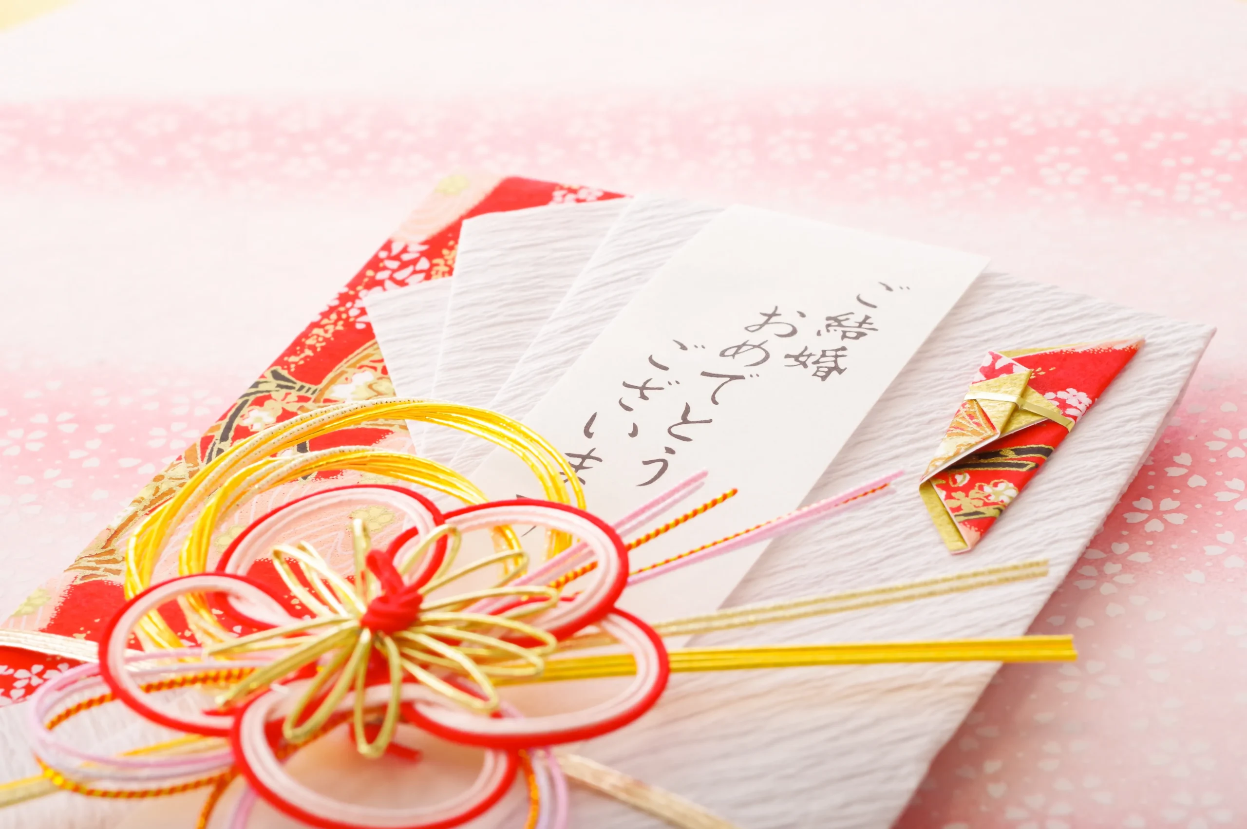 挙式のみ参列のご祝儀マナー｜辞退の伝え方や金額相場の正解を解説