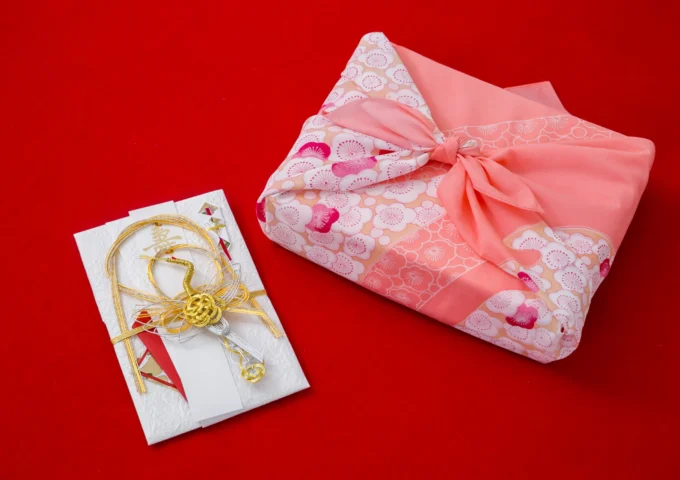 家族婚でも引き出物は必要？相場や失敗しない選び方を解説