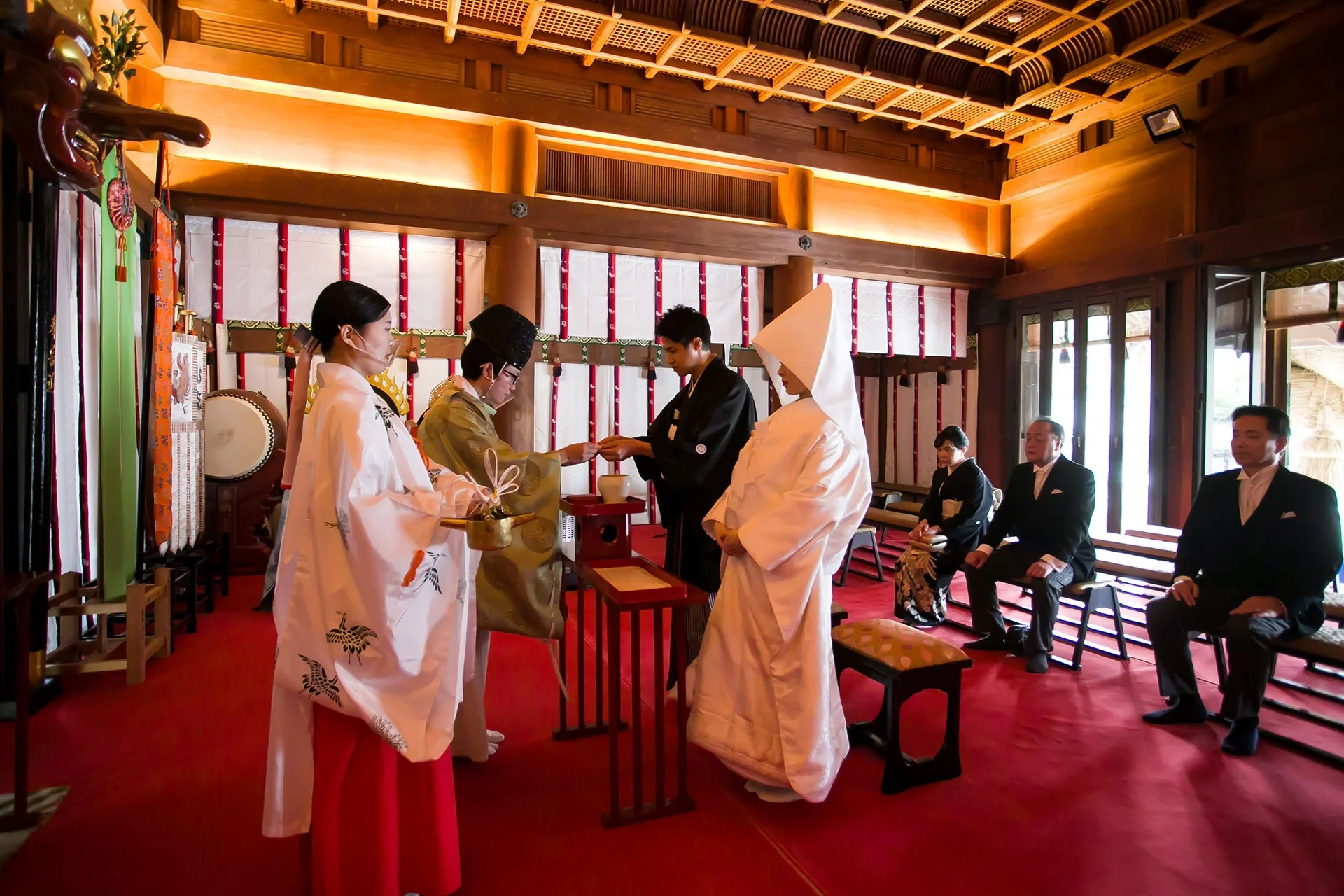 雨天時も安心の充実した神社設備