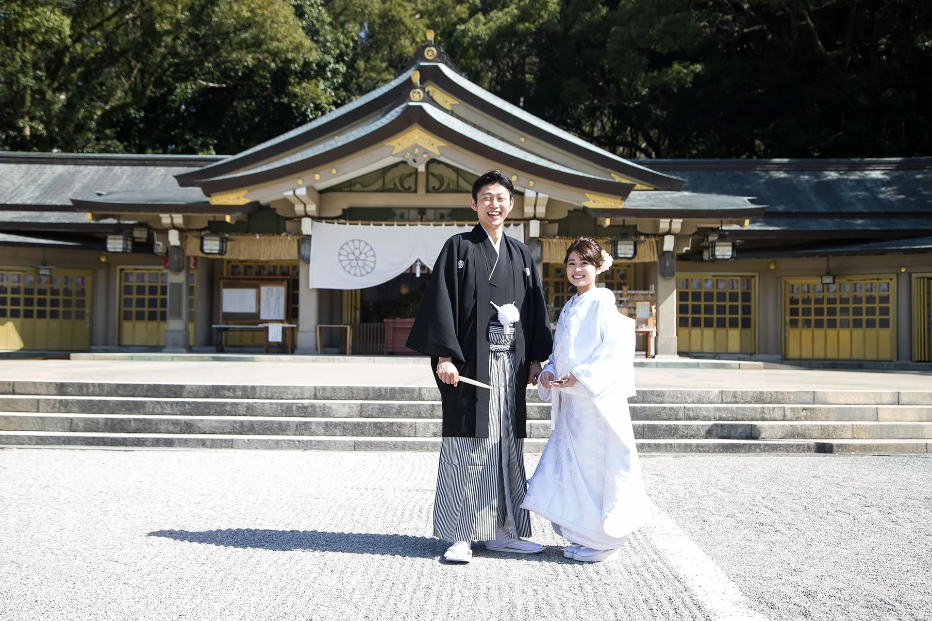 豊かな森に囲まれた荘厳な神前式空間