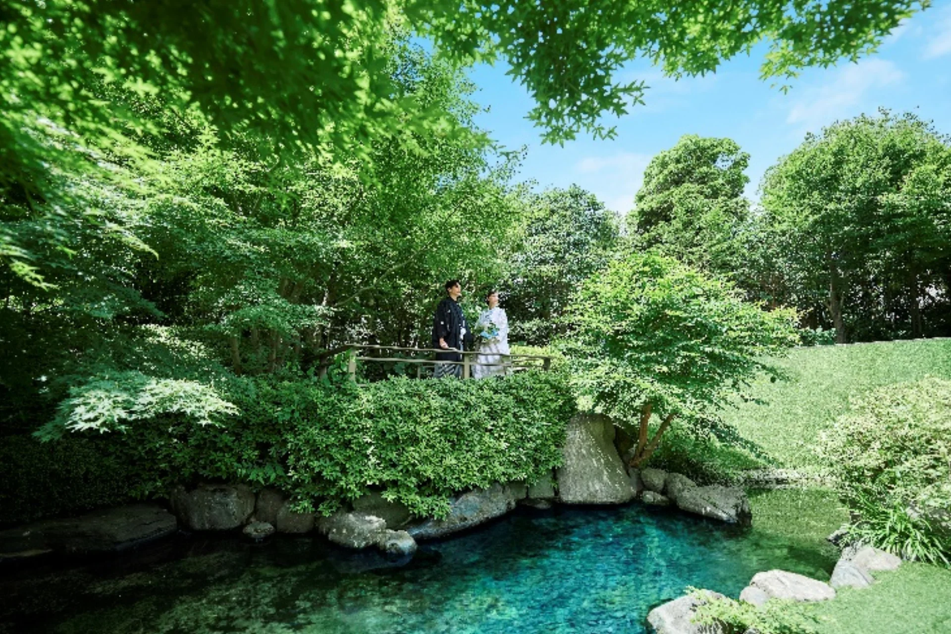 「本物の森」に包まれた絶景が広がる舞台