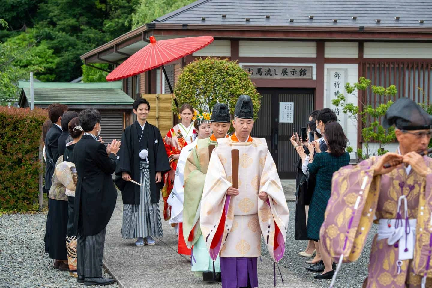 横浜最大級の荘厳な権現造りの社殿