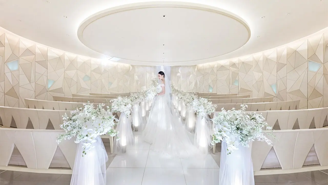 たくさんの祝福に包まれゲストの心に残る、和洋選べる挙式空間