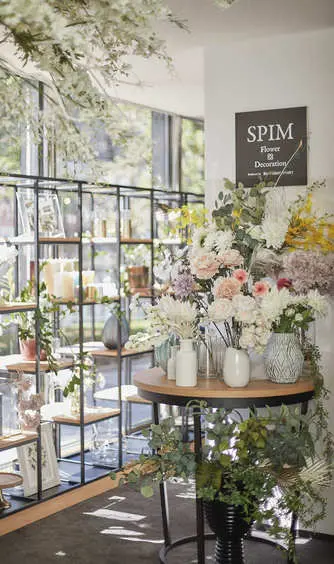 ザ ストリングス 表参道