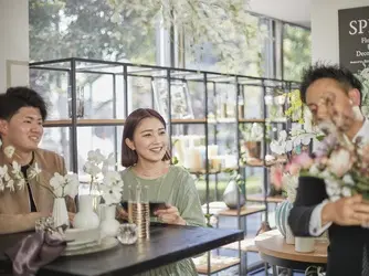 ザ ストリングス 表参道