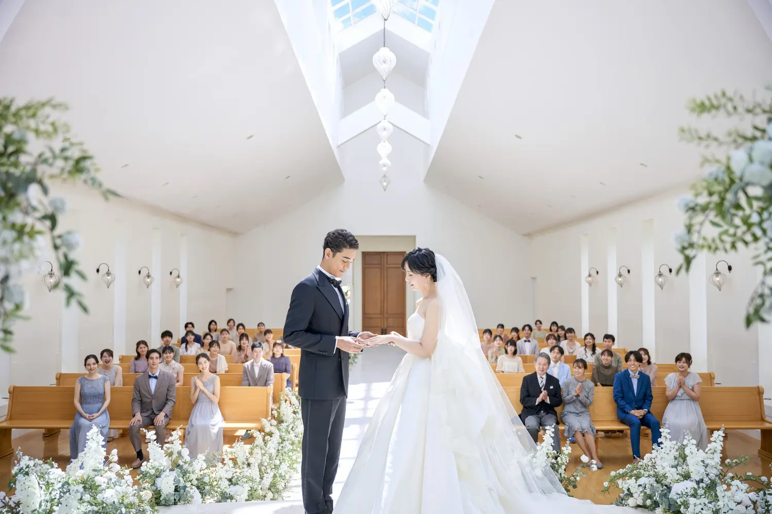 ゲスト全員の前で誓えるゆったりとしたチャペル