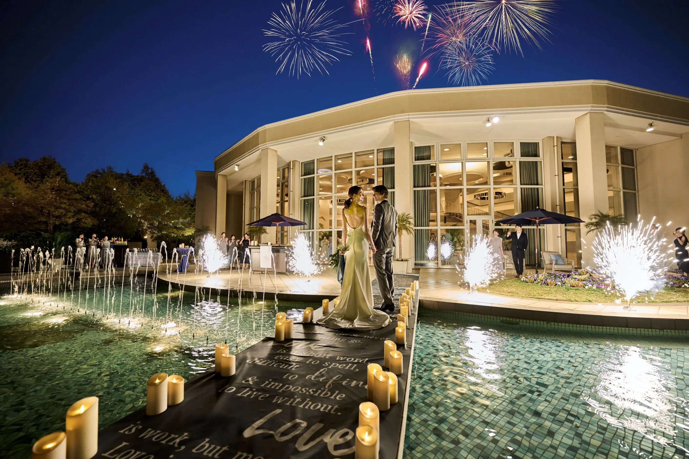 噴水や花火などで彩るお二人だけのオリジナル演出★