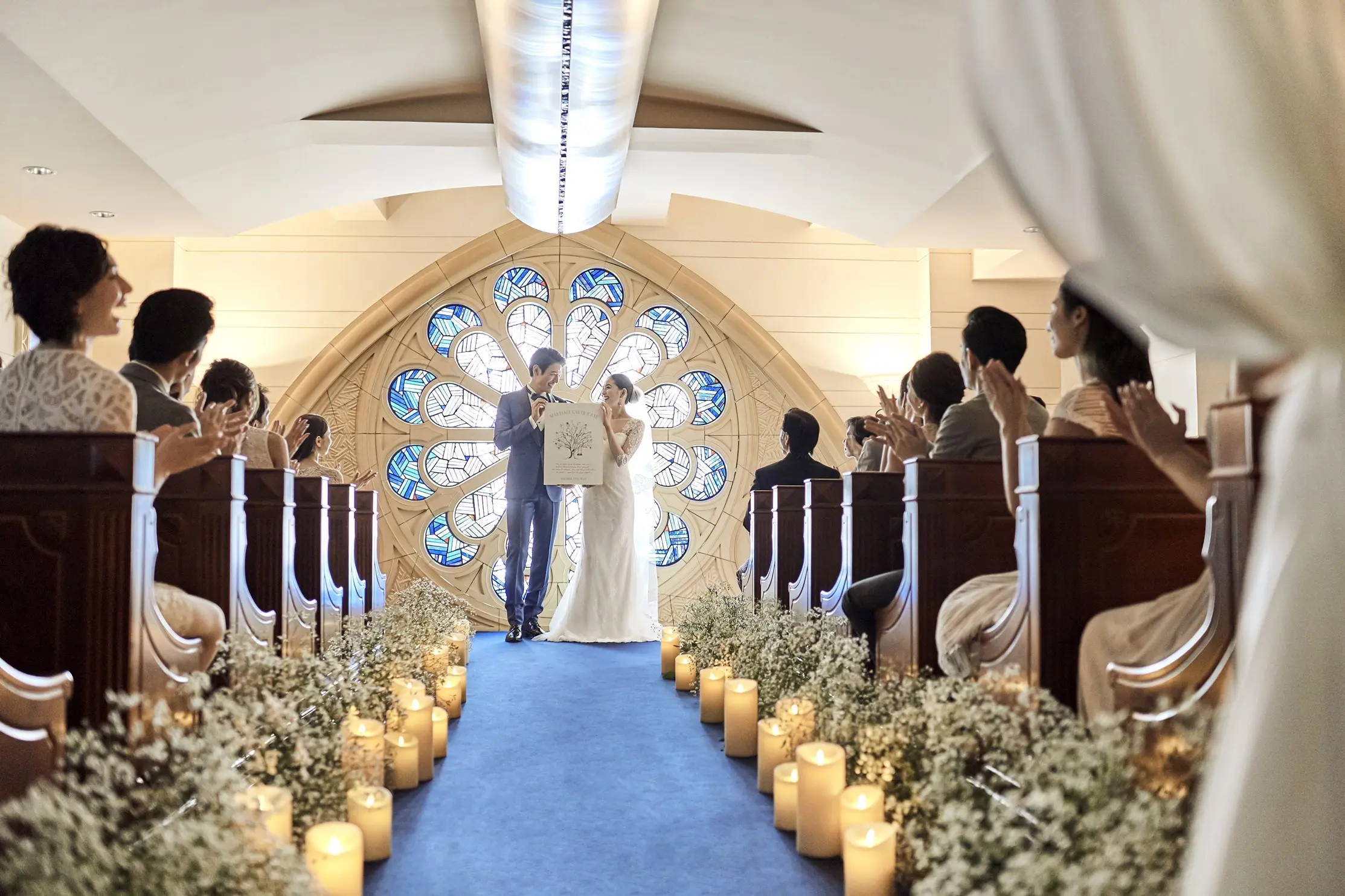 宗教色の強くないチャペルだからこそ、ゲストに誓うオリジナル人前式も人気。