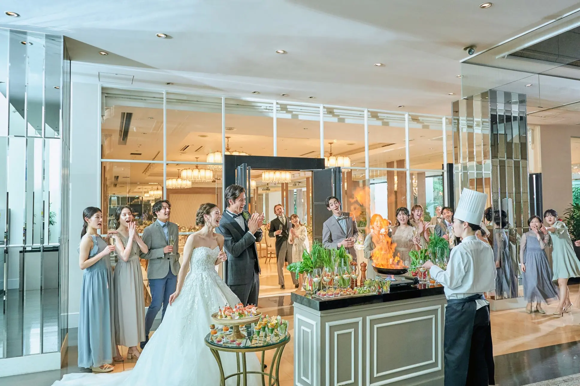 目の前で広がる美食のパフォーマンス、記憶に残るサプライズを