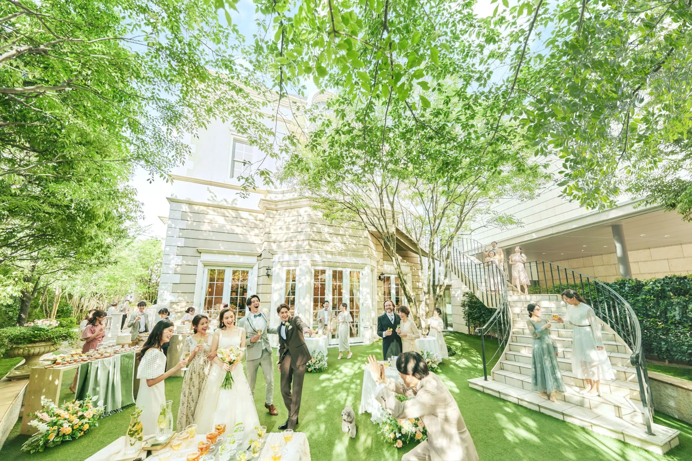 緑と光と笑顔に包まれて憧れを詰め込んだガーデンパーティー