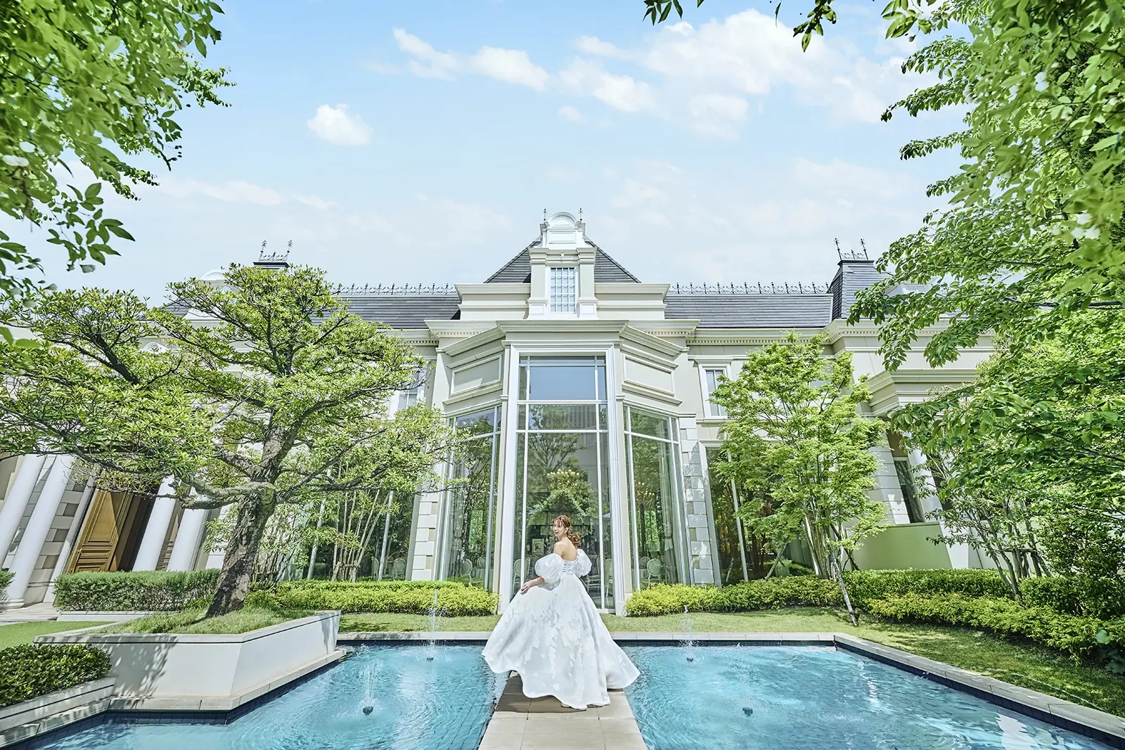 プール付き一軒家貸切邸宅