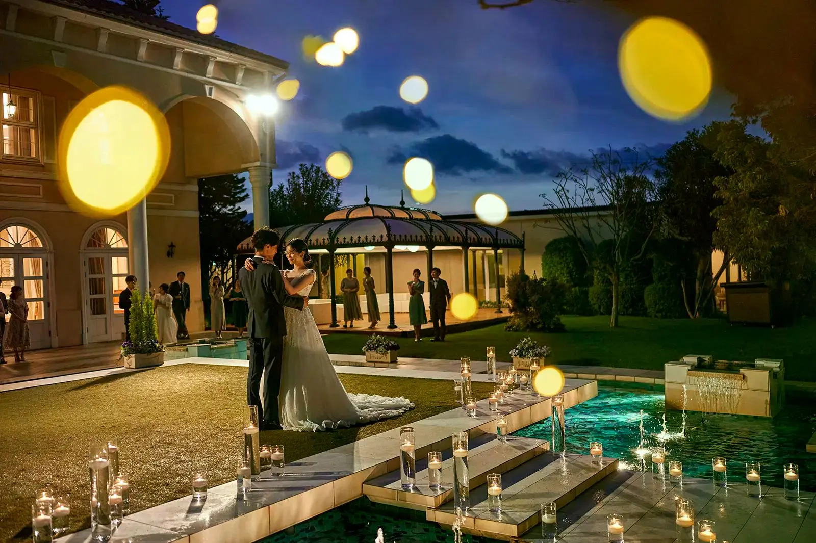 夕刻やナイトタイムも美景が彩る