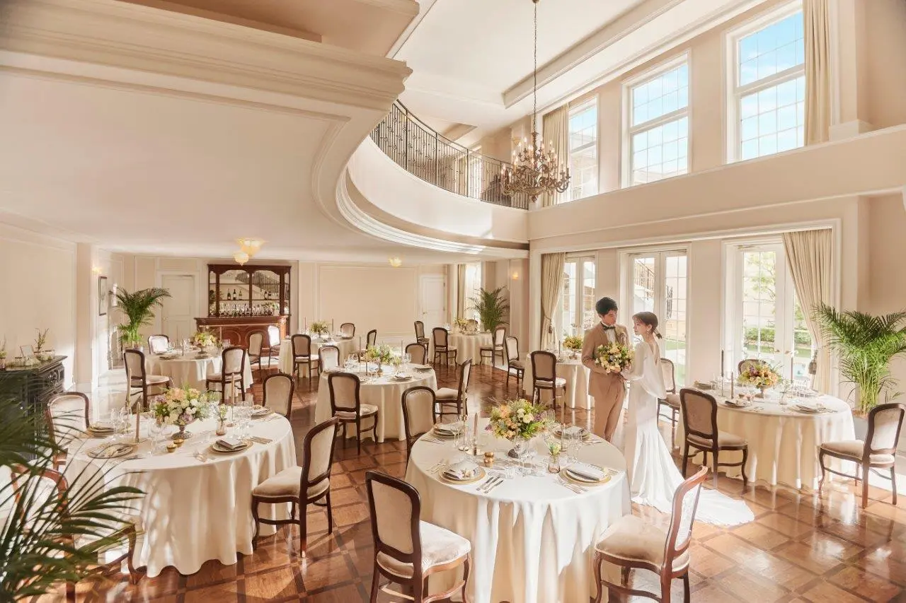 【2025年7月リニューアル】クラシカルな階段が印象的な上質な空間。