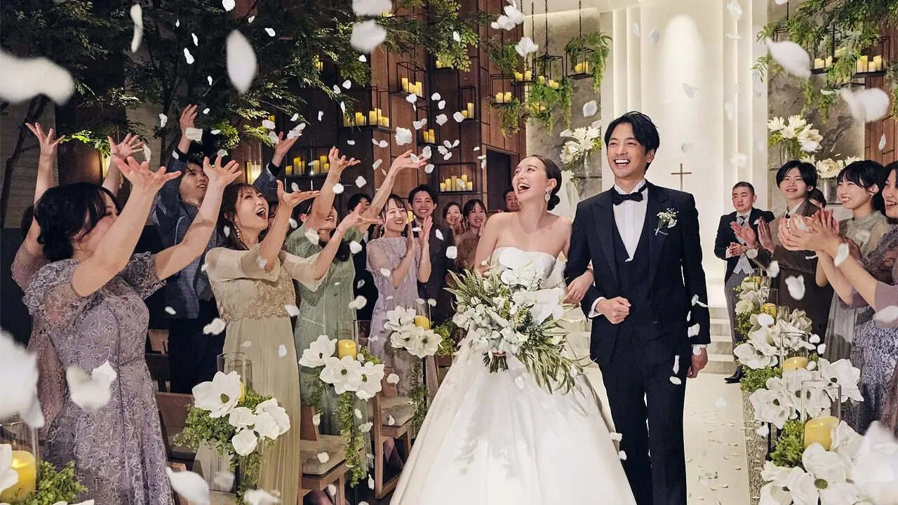 ザ ストリングス 博多