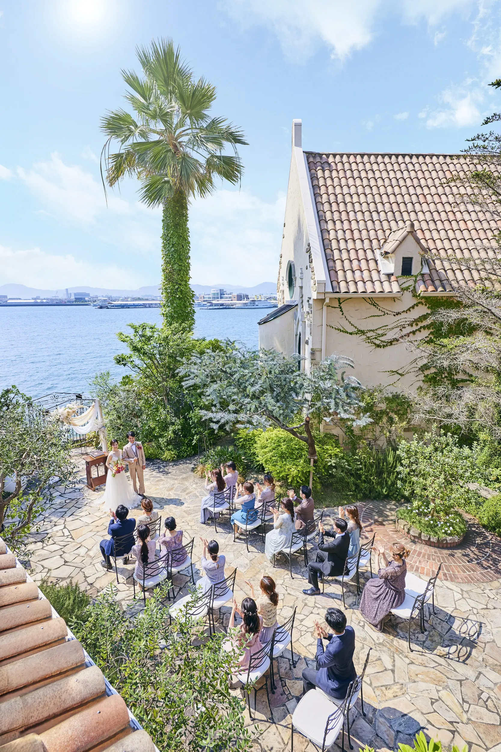 心が通い笑顔と涙が生まれるチャペル＆ガーデンふたつの挙式空間